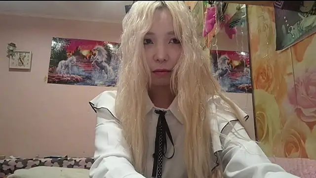 Snapshot of MelanieReyner chatting on July 14, 2026, 12:00 pm MelanieReyner online show from July 14, 2026, 12:00 pm