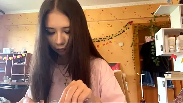 Snapshot of FlewAdhesive chatting on July 8, 2026, 7:24 am FlewAdhesive online show from July 8, 2026, 7:24 am