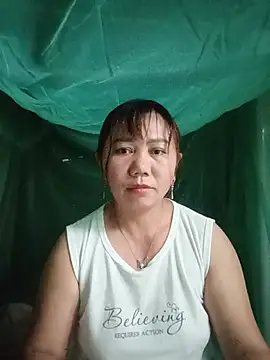 Snapshot of Mai-lingg chatting on July 8, 2026, 1:32 am Mai-lingg online show from July 8, 2026, 1:32 am