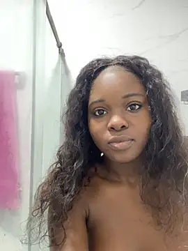 Snapshot of saraacollinsss chatting on July 9, 2026, 3:05 pm saraacollinsss online show from July 9, 2026, 3:05 pm