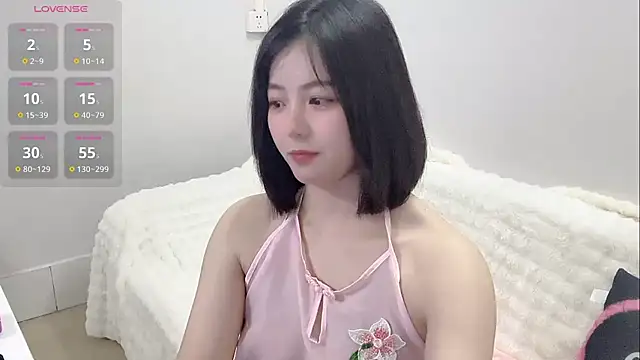 Snapshot of Lucy-8 chatting on July 14, 2026, 10:21 am Lucy-8 online show from July 14, 2026, 10:21 am