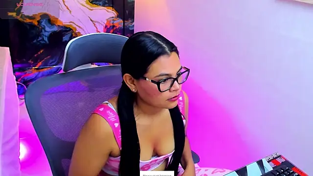 Snapshot of SofiaaReed chatting on July 14, 2026, 11:27 am SofiaaReed online show from July 14, 2026, 11:27 am