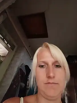 Snapshot of Amina-lov chatting on July 10, 2026, 3:14 pm Amina-lov online show from July 10, 2026, 3:14 pm