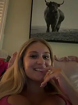 Snapshot of DaisyMonroexoxo chatting on July 12, 2026, 2:46 am DaisyMonroexoxo online show from July 12, 2026, 2:46 am