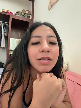 Snapshot of kari_rive chatting on July 21, 2026, 8:00 pm kari rive online show from July 21, 2026, 8:00 pm