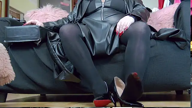 KaryQueen online show from January 6, 2026, 4:16 am