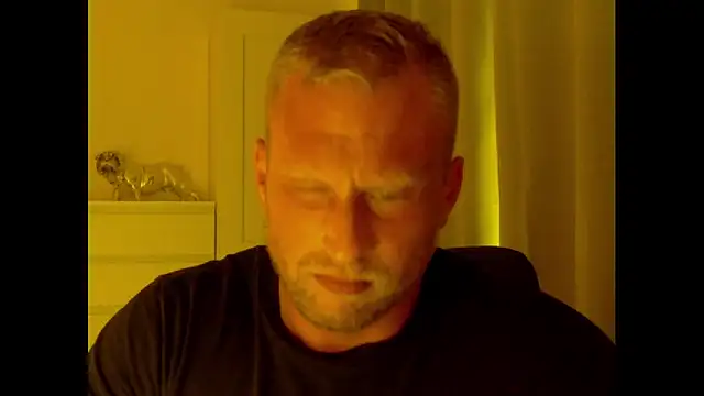 Snapshot of FitMarci chatting on July 11, 2026, 6:54 pm FitMarci online show from July 11, 2026, 6:54 pm