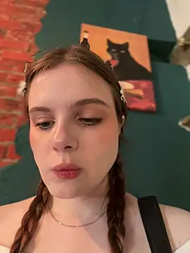 Lunabelle  online show from July 17, 2026, 7:04 am