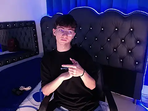 Snapshot of Camilo_Harrington chatting on July 15, 2026, 3:45 am Camilo Harrington online show from July 15, 2026, 3:45 am