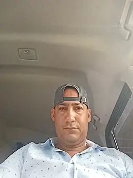 Snapshot of BeddingBluster chatting on July 16, 2026, 12:44 pm BeddingBluster online show from July 16, 2026, 12:44 pm