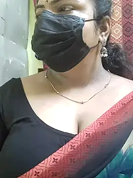Snapshot of Floraa-Queen chatting on July 22, 2026, 12:41 pm Floraa-Queen online show from July 22, 2026, 12:41 pm