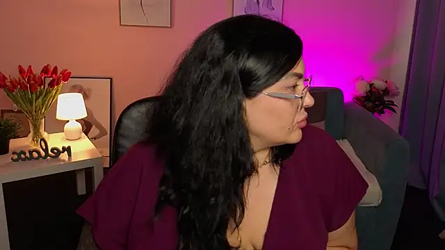 Snapshot of MiaCoollins chatting on July 14, 2026, 4:23 pm MiaCoollins online show from July 14, 2026, 4:23 pm