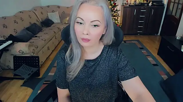 WhitneyLynn online show from January 4, 2025, 7:34 am