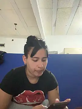 Snapshot of nenasmalass chatting on July 14, 2026, 10:26 pm nenasmalass online show from July 14, 2026, 10:26 pm