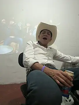 Snapshot of Dieguito69mex chatting on July 19, 2026, 6:28 am Dieguito69mex online show from July 19, 2026, 6:28 am