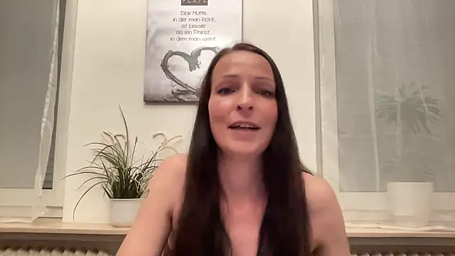 Snapshot of MilaArden chatting on July 15, 2026, 7:52 pm MilaArden online show from July 15, 2026, 7:52 pm
