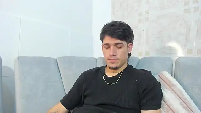 Snapshot of leandro_coper chatting on July 17, 2026, 10:47 pm leandro coper online show from July 17, 2026, 10:47 pm