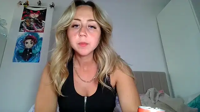 Snapshot of Ashtonrae4 chatting on July 16, 2026, 6:03 pm Ashtonrae4 online show from July 16, 2026, 6:03 pm