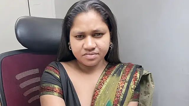 Snapshot of Sofiya_mirza chatting on July 18, 2026, 7:34 am Sofiya mirza online show from July 18, 2026, 7:34 am