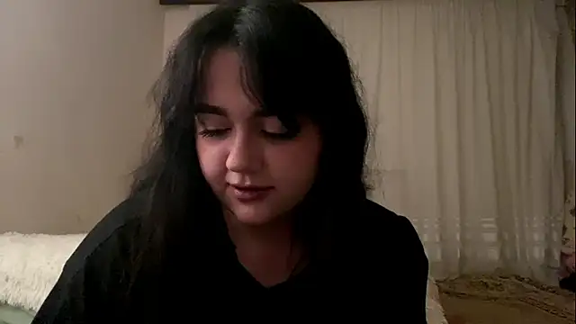 Snapshot of Kriss_loveee chatting on July 21, 2026, 10:12 pm Kriss loveee online show from July 21, 2026, 10:12 pm