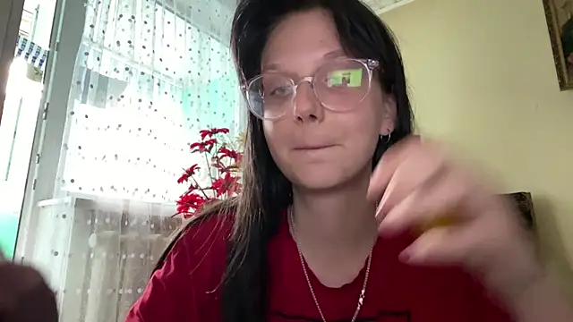 Snapshot of HeatherMiley chatting on July 21, 2026, 9:22 am HeatherMiley online show from July 21, 2026, 9:22 am
