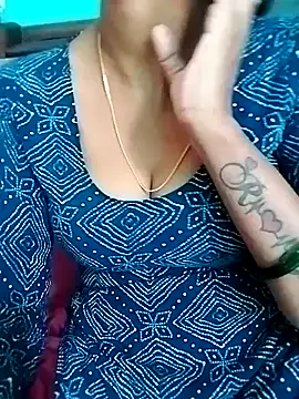 Snapshot of Lovely-Pihu chatting on July 21, 2026, 7:00 am Lovely-Pihu online show from July 21, 2026, 7:00 am