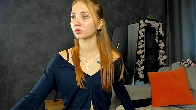 Snapshot of Princess__Lily chatting on August 3, 2026, 2:43 am Princess Lily online show from August 3, 2026, 2:43 am