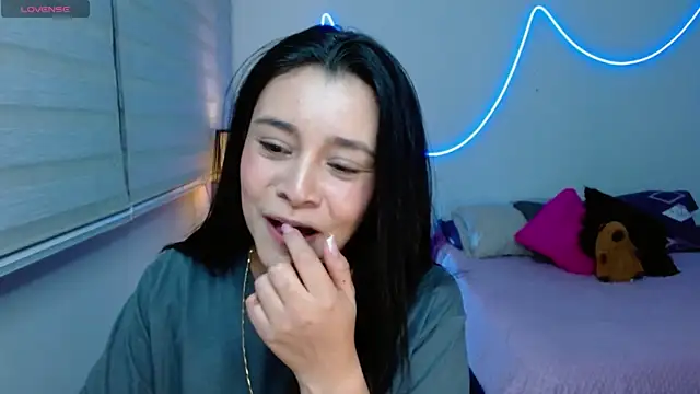 Snapshot of IsoldeReyes chatting on August 5, 2026, 4:59 am IsoldeReyes online show from August 5, 2026, 4:59 am