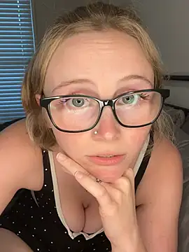 Snapshot of Kat_peachyy26 chatting on July 23, 2026, 11:13 pm Kat peachyy26 online show from July 23, 2026, 11:13 pm