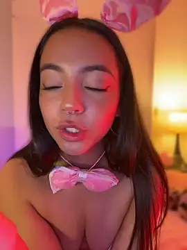 Snapshot of Rous_laraa chatting on July 28, 2026, 11:26 pm Rous laraa online show from July 28, 2026, 11:26 pm