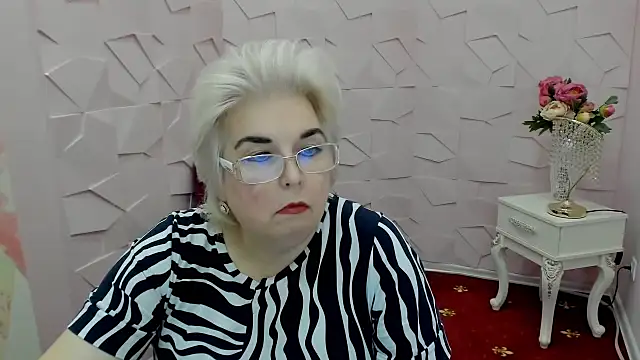 Snapshot of Monica_sly chatting on July 27, 2026, 8:21 am Monica sly online show from July 27, 2026, 8:21 am