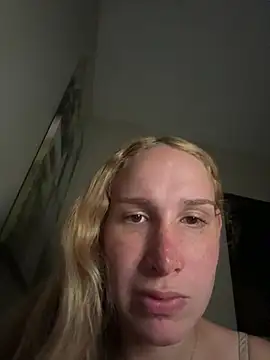 Helenaelisawrld online show from July 23, 2026, 10:40 pm