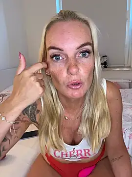 Snapshot of Missblondy39 chatting on July 25, 2026, 5:05 am Missblondy39 online show from July 25, 2026, 5:05 am