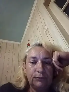 Snapshot of Bliss4532 chatting on July 26, 2026, 9:21 pm Bliss4532 online show from July 26, 2026, 9:21 pm