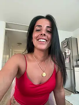 Snapshot of diamantje32 chatting on July 25, 2026, 6:38 pm diamantje32 online show from July 25, 2026, 6:38 pm