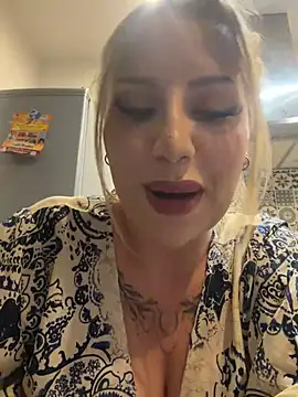 Snapshot of mila_kween chatting on July 24, 2026, 10:19 pm mila kween online show from July 24, 2026, 10:19 pm