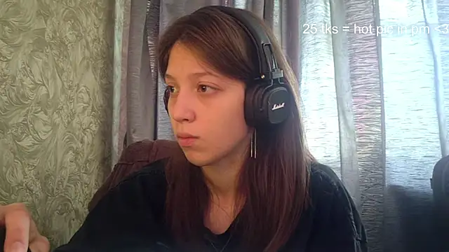 Snapshot of CornyPlaten chatting on July 28, 2026, 9:26 am CornyPlaten online show from July 28, 2026, 9:26 am