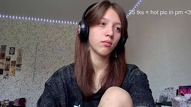 Snapshot of CornyPlaten chatting on August 1, 2026, 9:30 am CornyPlaten online show from August 1, 2026, 9:30 am
