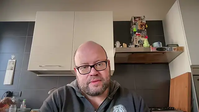 theitalianbear online show from December 18, 2024, 11:24 am