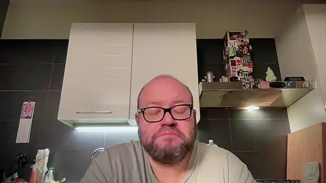 theitalianbear online show from April 19, 2026, 3:39 am
