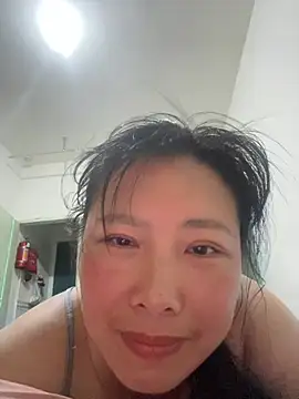 Snapshot of linlin-717 chatting on August 1, 2026, 12:59 pm linlin-717 online show from August 1, 2026, 12:59 pm