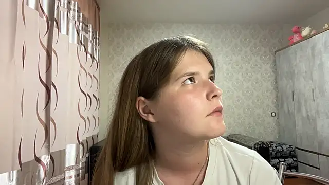 FayePapakostas online show from July 27, 2026, 8:54 am