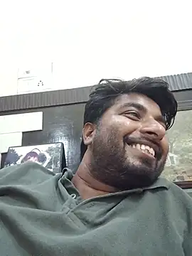 Snapshot of realmxxx1 chatting on July 27, 2026, 2:35 pm realmxxx1 online show from July 27, 2026, 2:35 pm