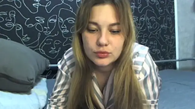 Snapshot of AliseXwex chatting on August 3, 2026, 10:35 pm AliseXwex online show from August 3, 2026, 10:35 pm