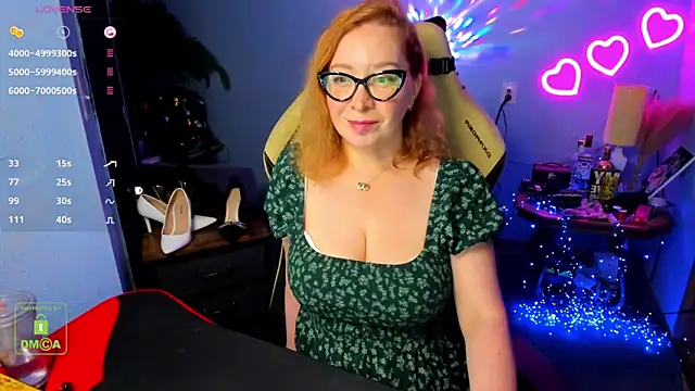 Snapshot of EllieFantastique chatting on April 6, 2026, 12:41 am EllieFantastique online show from April 6, 2026, 12:41 am