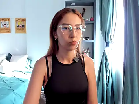 Snapshot of AriaRowenn chatting on August 4, 2026, 9:50 pm AriaRowenn online show from August 4, 2026, 9:50 pm