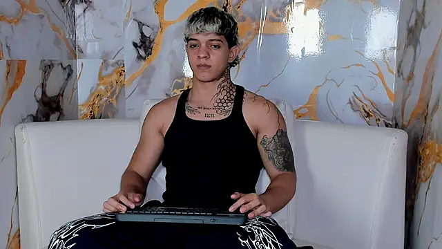 Snapshot of Noah__Browm chatting on August 1, 2026, 7:35 pm Noah Browm online show from August 1, 2026, 7:35 pm