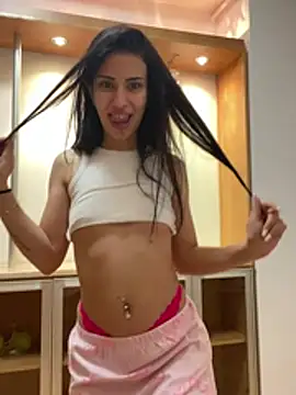 EllaBubbless online show from July 31, 2026, 7:57 pm