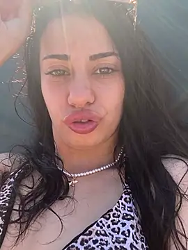 EllaBubbless online show from August 2, 2026, 2:15 pm