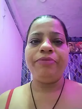 Snapshot of cutiebina chatting on August 4, 2026, 10:18 am cutiebina online show from August 4, 2026, 10:18 am